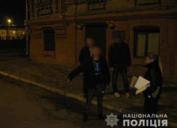 В Харькове сосед получил нож в живот