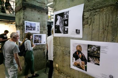 В Kharkiv Media Hub презентовали выставку работ местных медийщиков