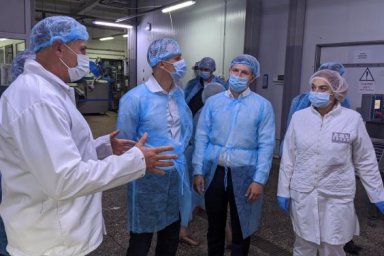 Алексей Кучер посетил два предприятия пищевой промышленности в Нововодолажском районе