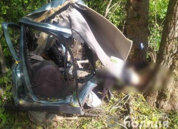 ФОТО: Два вылета в кювет &ndash; три трупа. Сводка ДТП в выходные (ГУ НП)