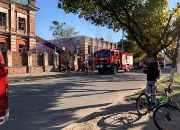 Пожар на заброшенной кондитерской фабрике (ФОТО, ВИДЕО)