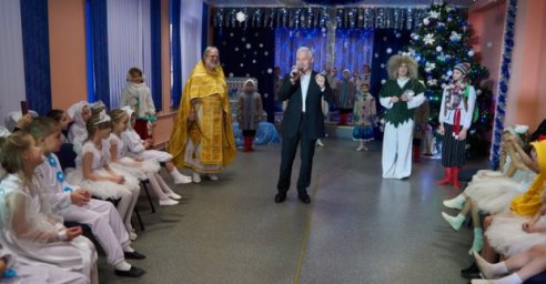 Городской голова поздравляет детей с наступающими праздниками