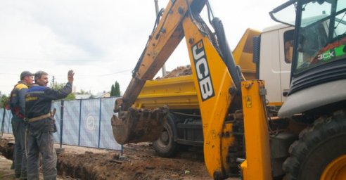 «Харьковводоканал» перекладывает сети в Орском переулке