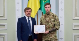 В горсовете поздравили военнослужащих с Днем защитника Украины