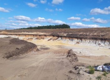 За незаконную добычу песка фермер ответит перед законом (Прокуратура)