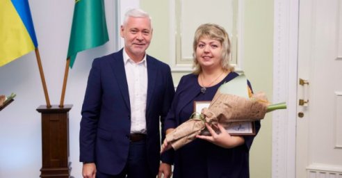 Игорь Терехов вручил педагогам награды горсовета