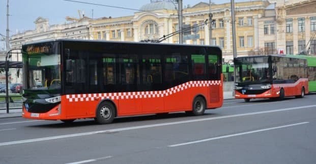 
В Харькове на маршруты вышли 98 муниципальных автобусов
