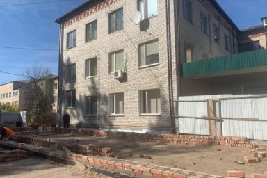 В Изюмском и Балаклейском районах ремонтируют приемные отделения двух больниц