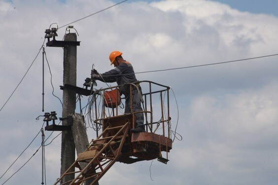 
В еще одном селе Харьковского района возобновили электроснабжение

