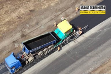 На окружной дороге заасфальтировали 37,9 км дорожного покрытия в выравнивающем слое