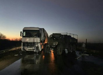 В Харьковской области произошло дорожно-транспортное происшествие с участием военной техники (ФОТО)