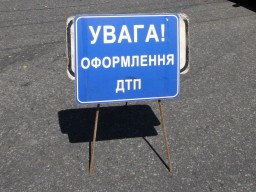 В Харькове водитель под наркотиками перевернул грузовик (ФОТО)