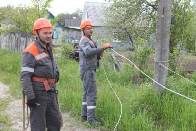 
Энергетики вернули свет в еще одну деревню в Изюмском районе
