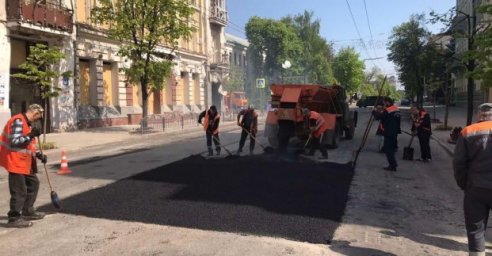 В Харькове ремонтируют центральную улицу