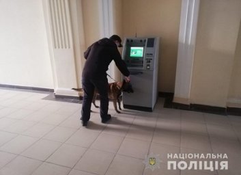 ФОТО: Минирование судов на Небесной Сотни. Взрывотехники не обнаружили взрывчатых веществ - ГУНП