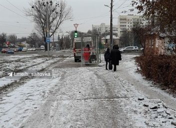 Внезапная смерть на остановке: бабушку не смогли спасти (Telegram)