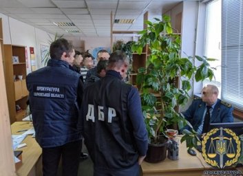 Таможенника обвиняют в причинении полумиллионного ущерба государству