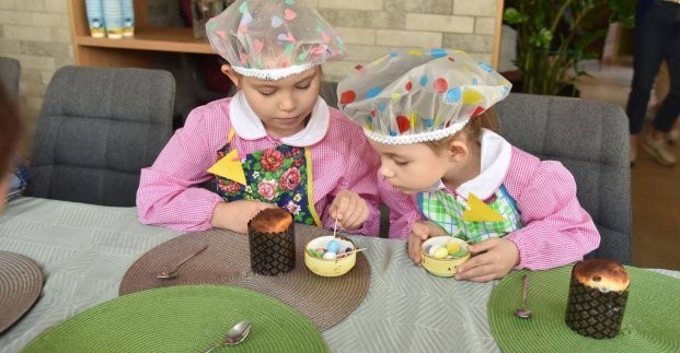 
В Харькове для детей провели мастер-класс по декорированию пасок
