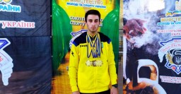 Харьковчанин завоевал четыре золотые медали на чемпионате Украины по гиревому спорту