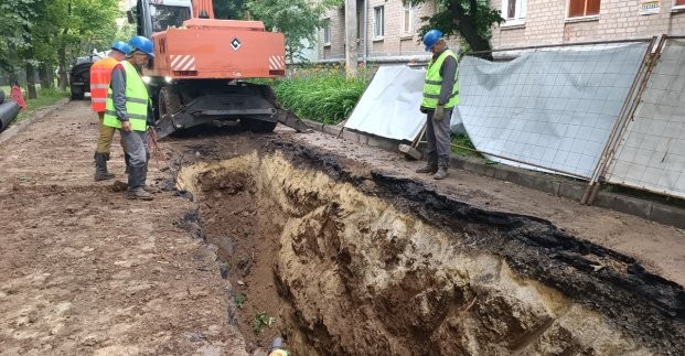 
Сети водоотведения Киевского района готовят к отопительному сезону
