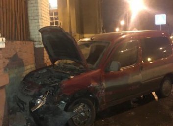 ДТП: китаец и француз не поделили перекресток (ФОТО)