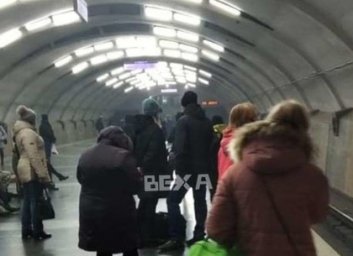 ФОТО: В метро пассажиры засняли несуществующий пожар (Харьковский метрополитен)