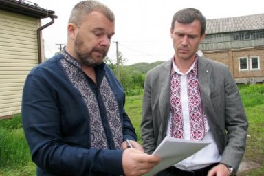 Михаил Харнам ознакомился с ходом строительства новой амбулатории семейной медицины на Изюмщине