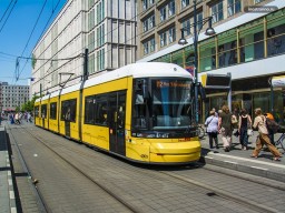 Затронет сотни тысяч пассажиров: в Берлине бастуют работники общественного транспорта