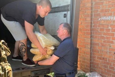 Около 80 тонн гуманитарной помощи передали жителям Харьковского и Богодуховского районов