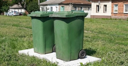 
В Харькове в частном секторе начали устанавливать контейнеры для сбора мусора

