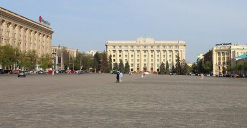 На площади Свободы запрещено движение транспорта