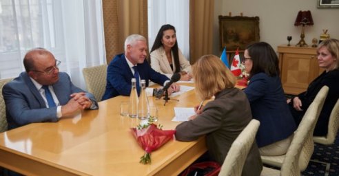 Игорь Терехов - послу Канады: Делаем работу мэрии более открытой