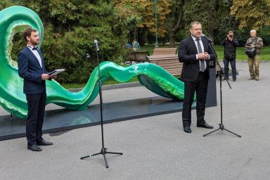 В Харькове установили скульптуру со звуками города