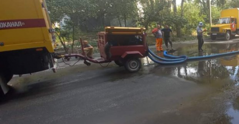 
В Новобаварском районе оперативно восстанавливают водоснабжение
