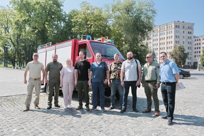 
На нужды Купянской тергромады передали пожарно-спасательную машину
