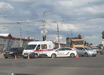 ДТП: на Барабашово копы и скорая не поделили дорогу (ВИДЕО)