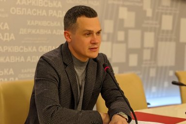 Чтобы срочно выплатить по 300% медикам инфекционки, мы договорились с банками о работе после 20:00. 