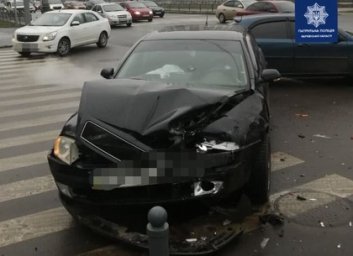 В аварии на Московском пострадал водитель ВАЗа (ФОТО)