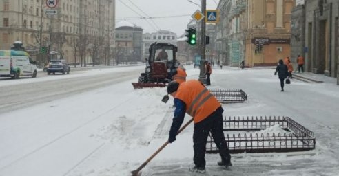
На дорогах Харькова работают более 110 снегоуборочных машин
