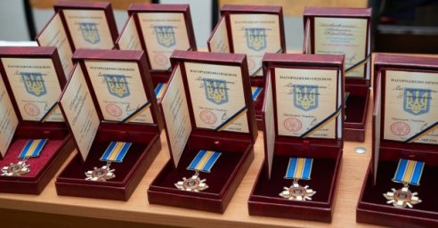 
Харьковским коммунальщикам вручили государственные награды
