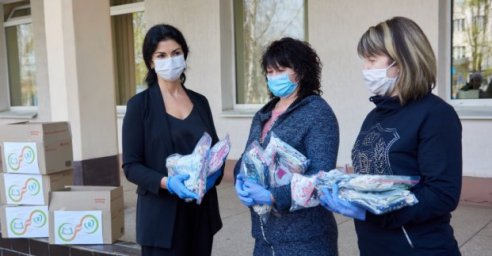 Городской родительский совет передал маски в детскую больницу №16