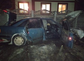 Как в сказке: элитная немецкая карета под окнами после полуночи превратилась в груду металла