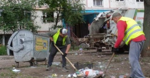 В Харькове в результате обстрелов повреждена почти тысяча мусорных контейнеров