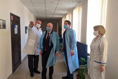 Руководство Волчанской ЦРБ дало информацию о потребностях учреждения заместителю председателя ХОГА