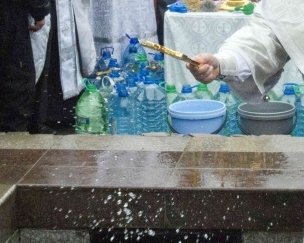19 января во всех православных и греко-католических храмах области будут святить воду