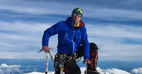 Харьковский альпинист установил рекорд на самом высоком в мире вулкане