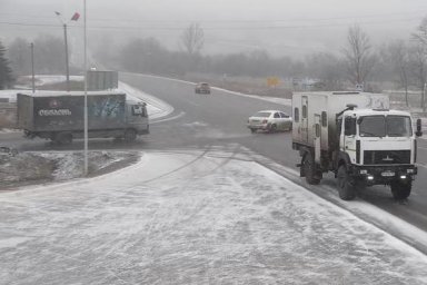 Дороги области в течение суток расчищал 171 работник и 128 единиц техники