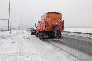 Дороги области расчищают 226 единиц техники и более 250 рабочих