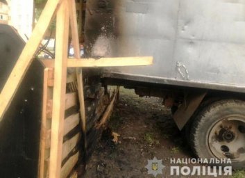 На Новых Домах подожгли продуктовую палатку (ФОТО)