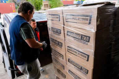 Более 40 тонн гуманитарной помощи передали жителям Харьковской области
